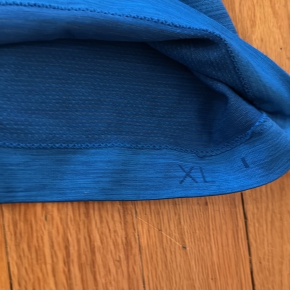 Lululemon sz XL Vent Tech Blue Athletic Workout Outdoor shirt great condition - Picture 8 of 8